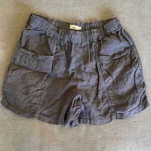 Faherty Elastic-Waist Women's Linen Shorts in Charcoal